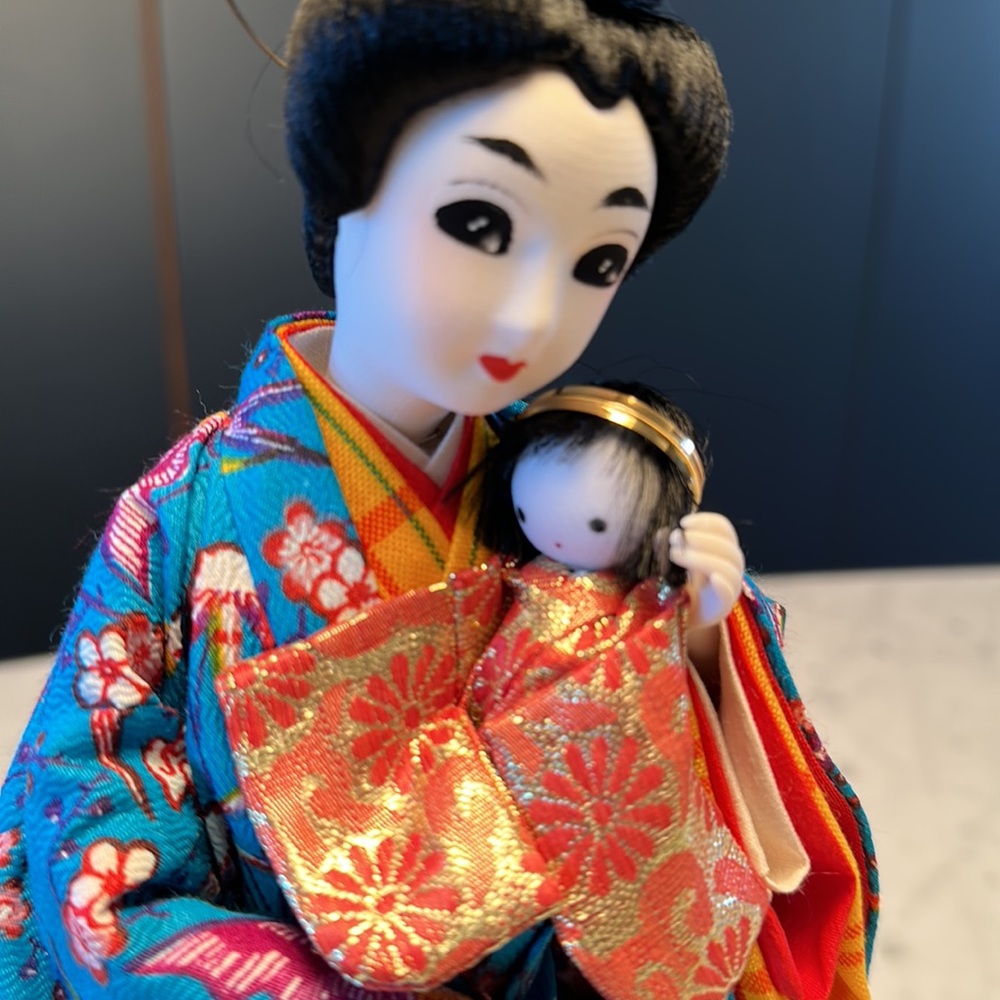 Japanese Vintage Geisha Doll with Baby hand made in Okinawa, Japan - Picture 5 of 8